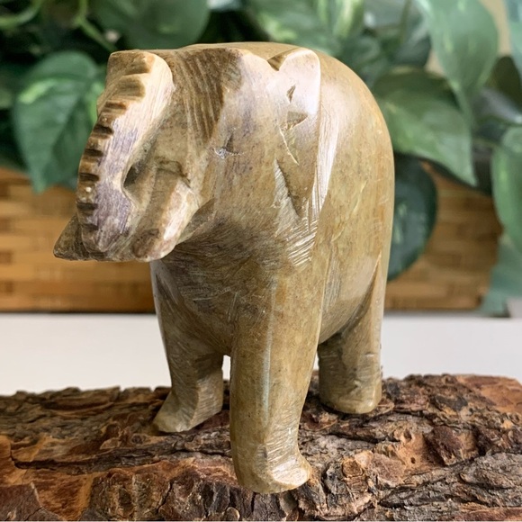 Vintage Soapstone Elephant Figurine Hand Carved Stone Lucky Animal 3.5"x3" 340g - Picture 5 of 13